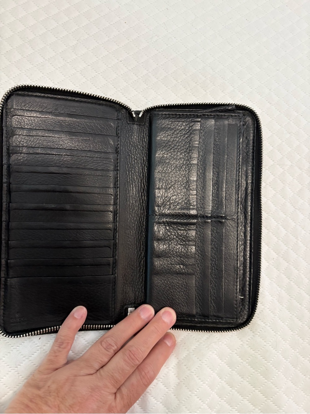 Gucci Black Leather Zip Around Wallet - Picture 7 of 12